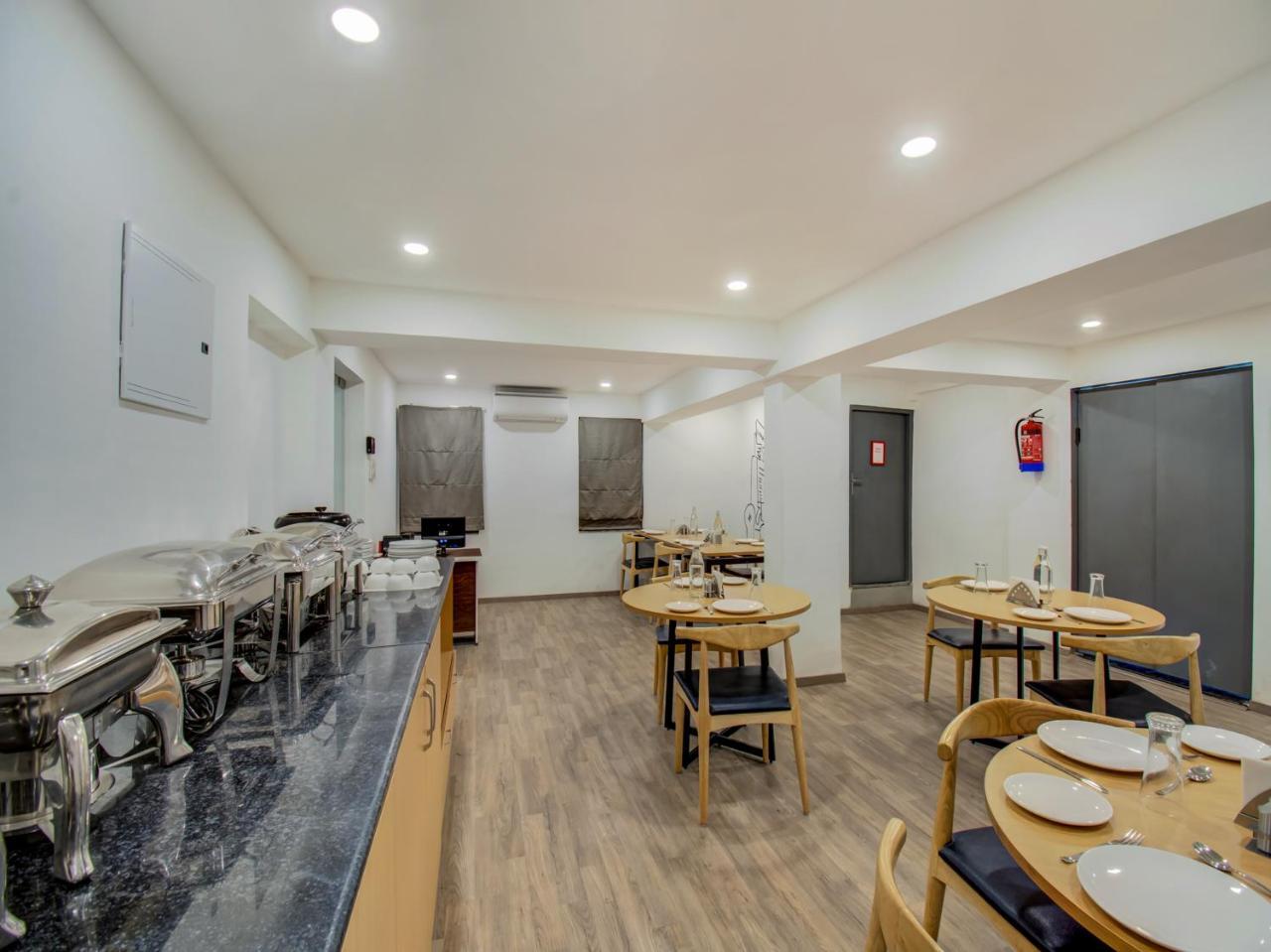 Oyo Townhouse 66 Nagpur Station Ca Road Hotel Ngoại thất bức ảnh