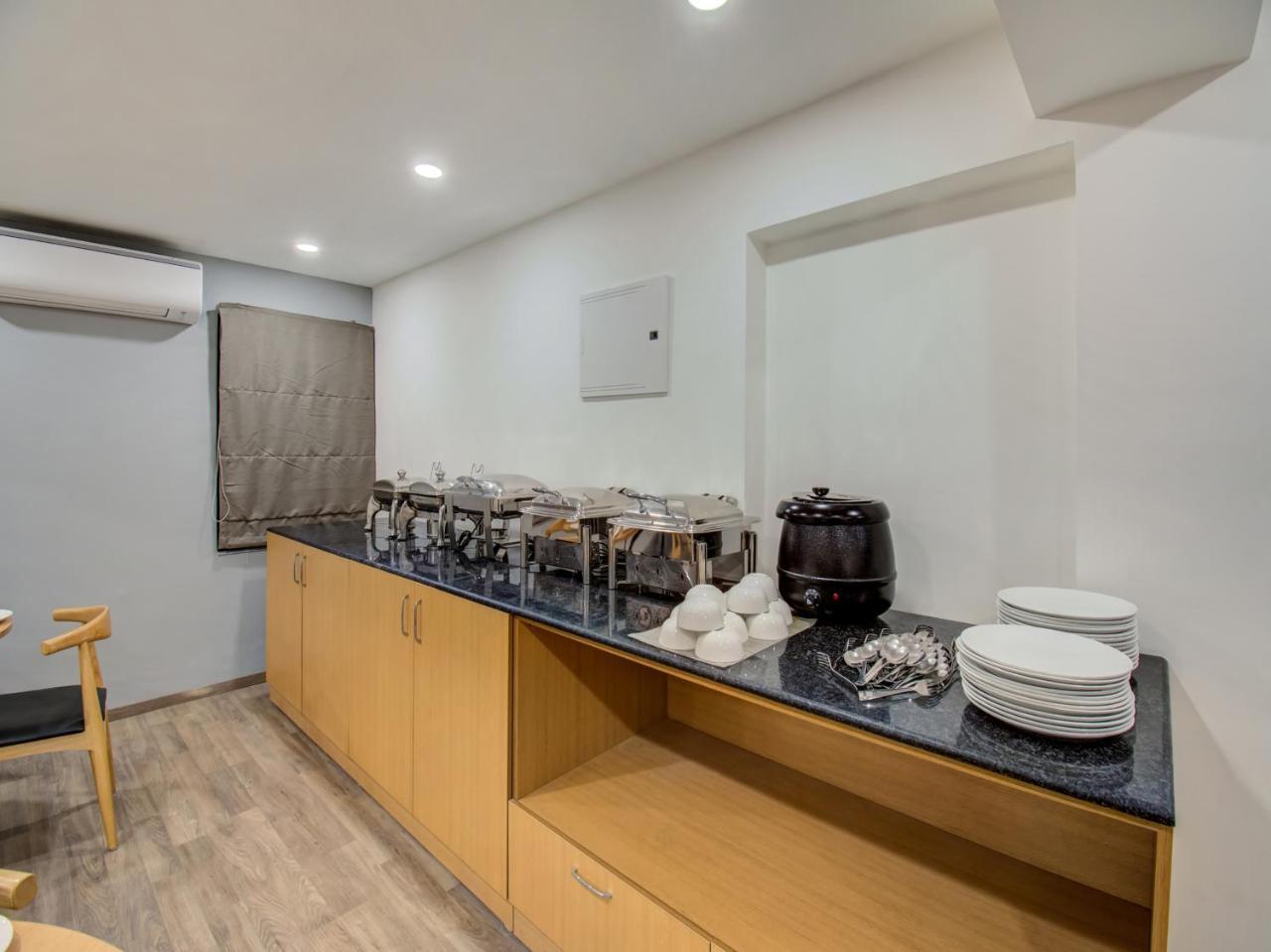 Oyo Townhouse 66 Nagpur Station Ca Road Hotel Ngoại thất bức ảnh