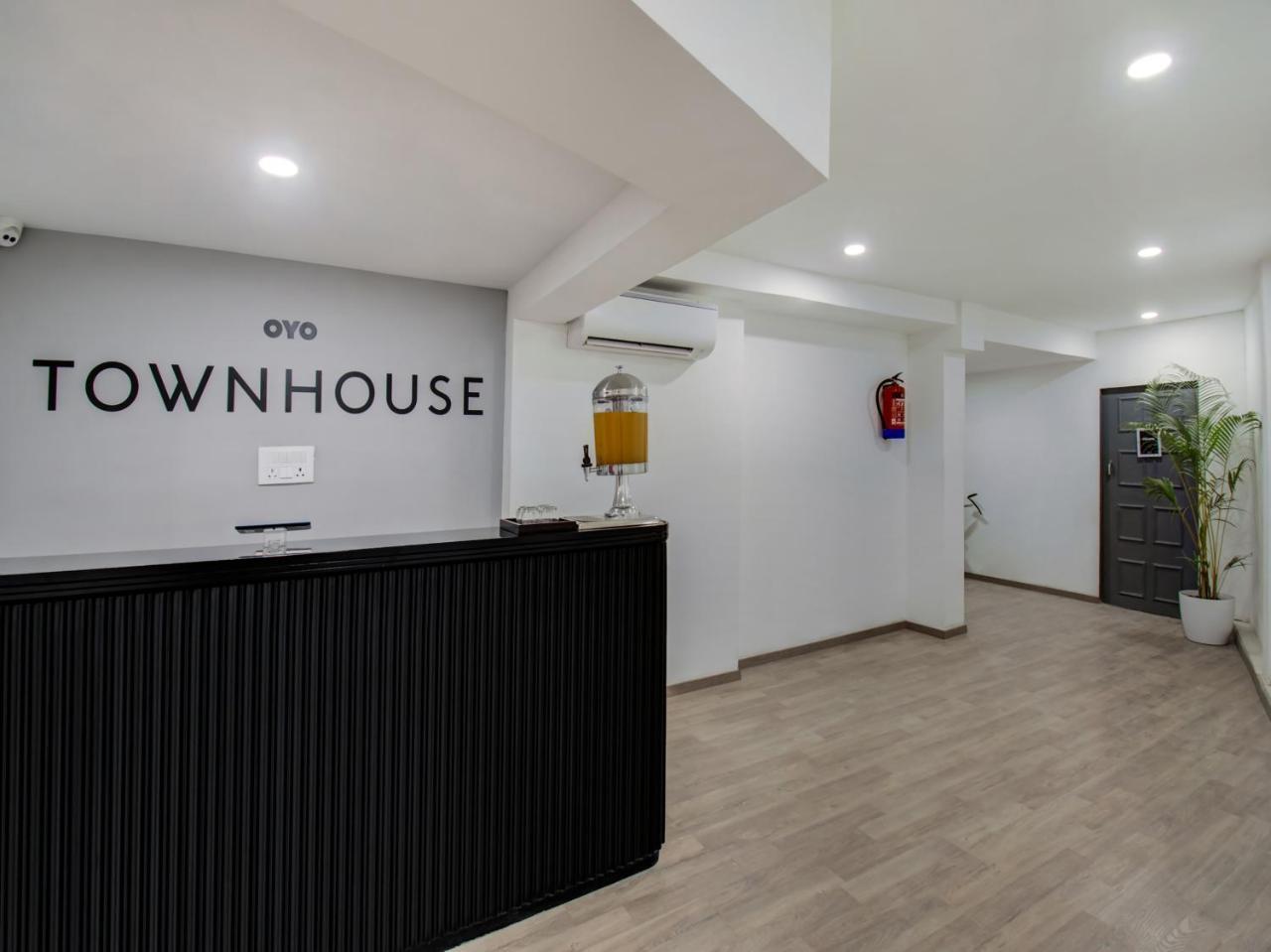 Oyo Townhouse 66 Nagpur Station Ca Road Hotel Ngoại thất bức ảnh